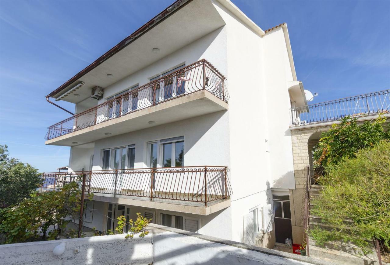 Apartments Karmela Примоштен Екстер'єр фото